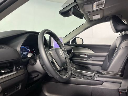 Used 2025 Toyota Grand Highlander XLE image 20