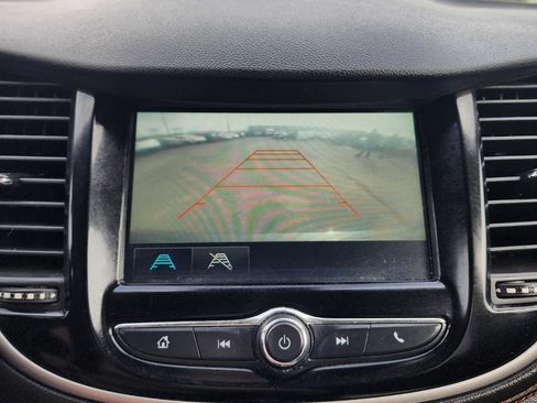 Used 2017 Chevrolet Trax LT w/ Driver Confidence Package image 11