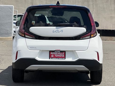Used 2025 Kia Soul S FWD image 8