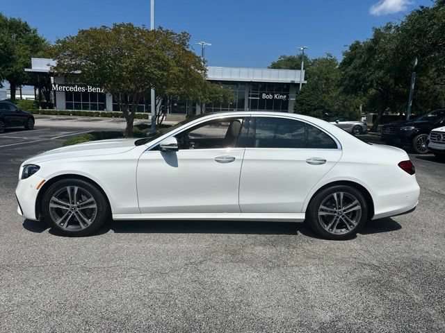 Used 2022 Mercedes-Benz E 350 4MATIC Sedan image 3