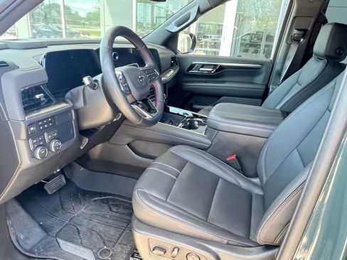 Used 2025 Chevrolet Tahoe RST w/ Comfort Package image 13