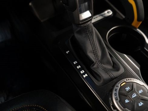 Used 2023 Ford Bronco Badlands image 31