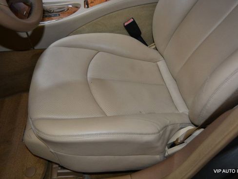 Used 2008 Mercedes-Benz E 320 BlueTEC Sedan image 21