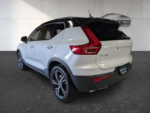 Used 2019 Volvo XC40 T5 R-Design AWD/4WD image 8