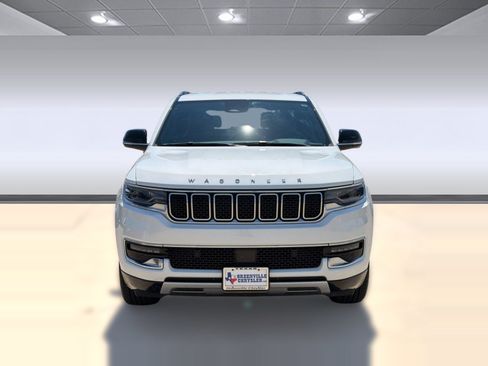 Used 2024 Jeep Wagoneer L Series II w/ Flexible Seating Group RWD image 6