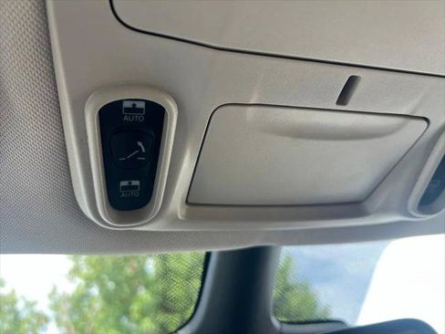 Certified 2023 Chrysler Pacifica Limited FWD image 43