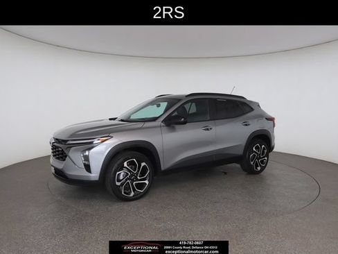 Used 2024 Chevrolet Trax RS w/ Driver Confidence Package FWD image 4