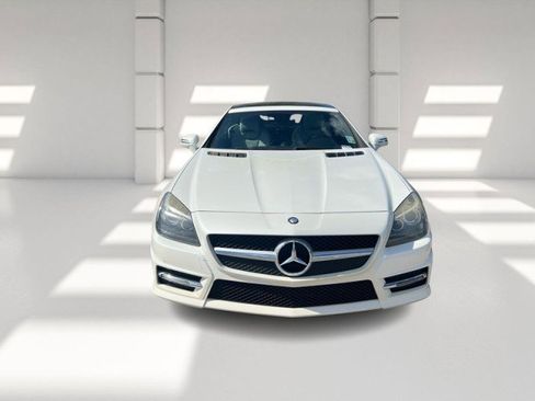 Used 2016 Mercedes-Benz SLK 300 image 3