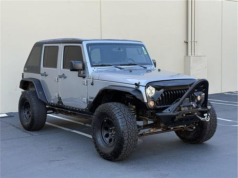 Used 2017 Jeep Wrangler Unlimited Sport w/ Quick Order Package 23S AWD/4WD image 3