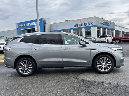 Used 2024 Buick Enclave Avenir w/ Avenir Technology Package image 11