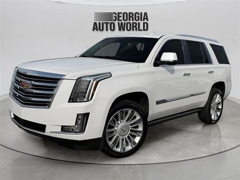 Used 2018 Cadillac Escalade Premium Luxury w/ LPO, Radiant Package image 7