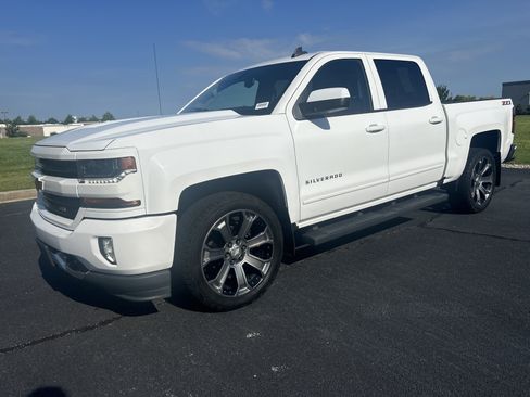 Used 2018 Chevrolet Silverado 1500 LT w/ All Star Edition AWD/4WD image 5