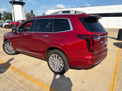 Used 2024 Cadillac XT6 Premium Luxury w/ Technology Package AWD/4WD image 2