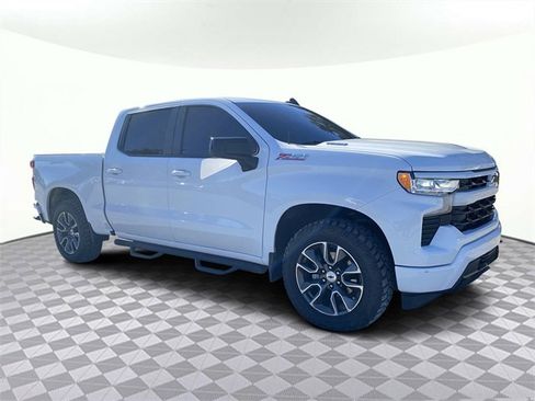 Used 2024 Chevrolet Silverado 1500 RST image 2
