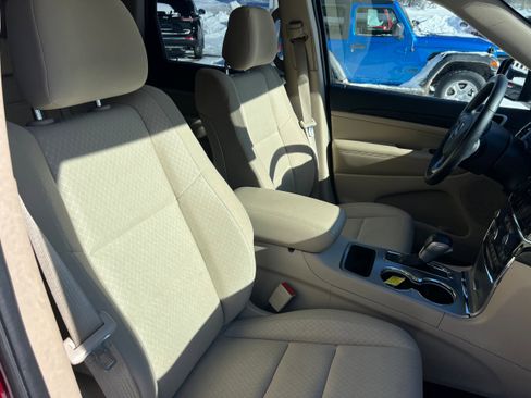 Used 2022 Jeep Grand Cherokee Laredo E w/ Security & Convenience Group image 19