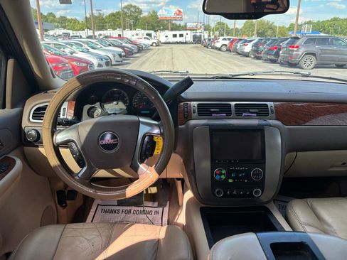 Used 2007 GMC Yukon SLT w/ SLT Preferred Equipment Group AWD/4WD image 14