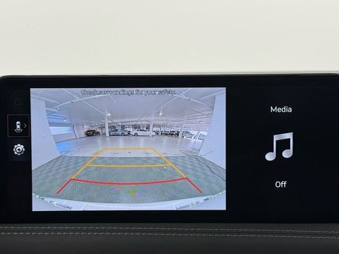 Used 2025 Genesis G70 2.5T image 29