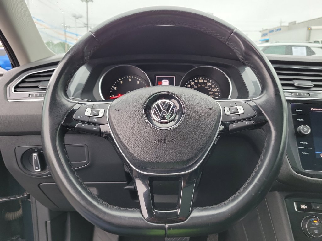 Used 2019 Volkswagen Tiguan SEL Premium R-Line AWD/4WD image 24