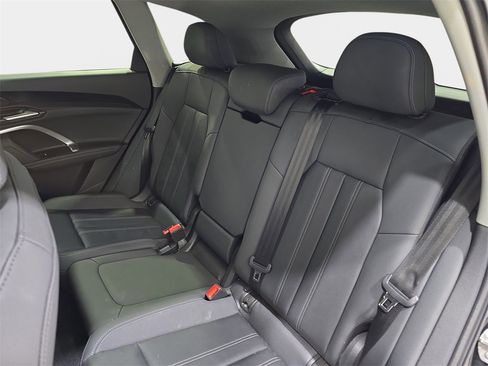 Used 2025 Audi Q5 Premium Plus w/ Premium Plus image 15