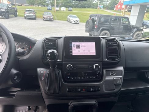 Used 2025 RAM ProMaster 2500 w/ Convenience Group FWD image 7