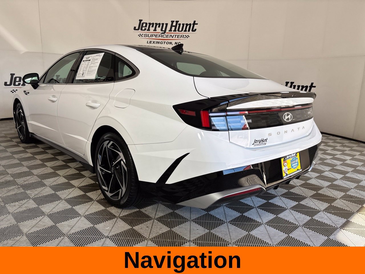 Used 2024 Hyundai Sonata SEL w/ Convenience Package FWD image 9