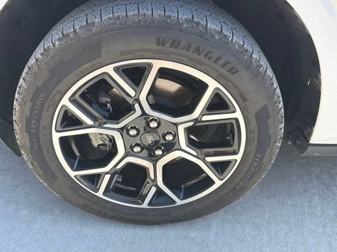 Used 2026 Ford Maverick Lariat w/ 4K Tow Package AWD/4WD image 10