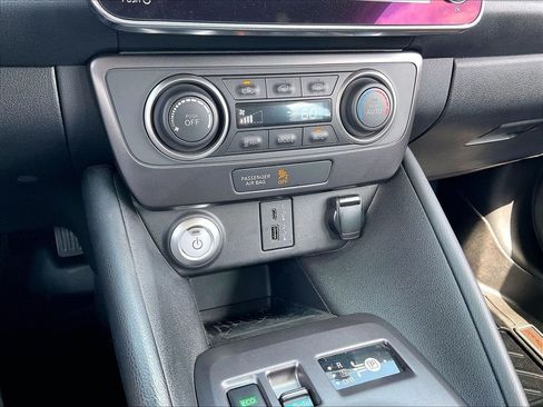 Used 2022 Nissan Leaf S FWD image 24