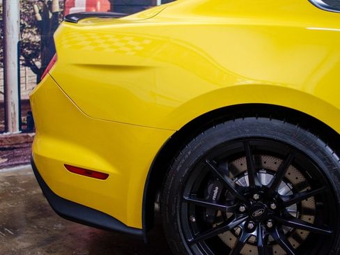 Used 2016 Ford Mustang Shelby GT350 w/ Technology Package image 7