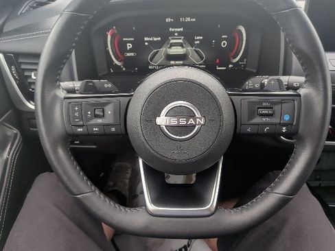 Used 2024 Nissan Rogue SL AWD/4WD image 25