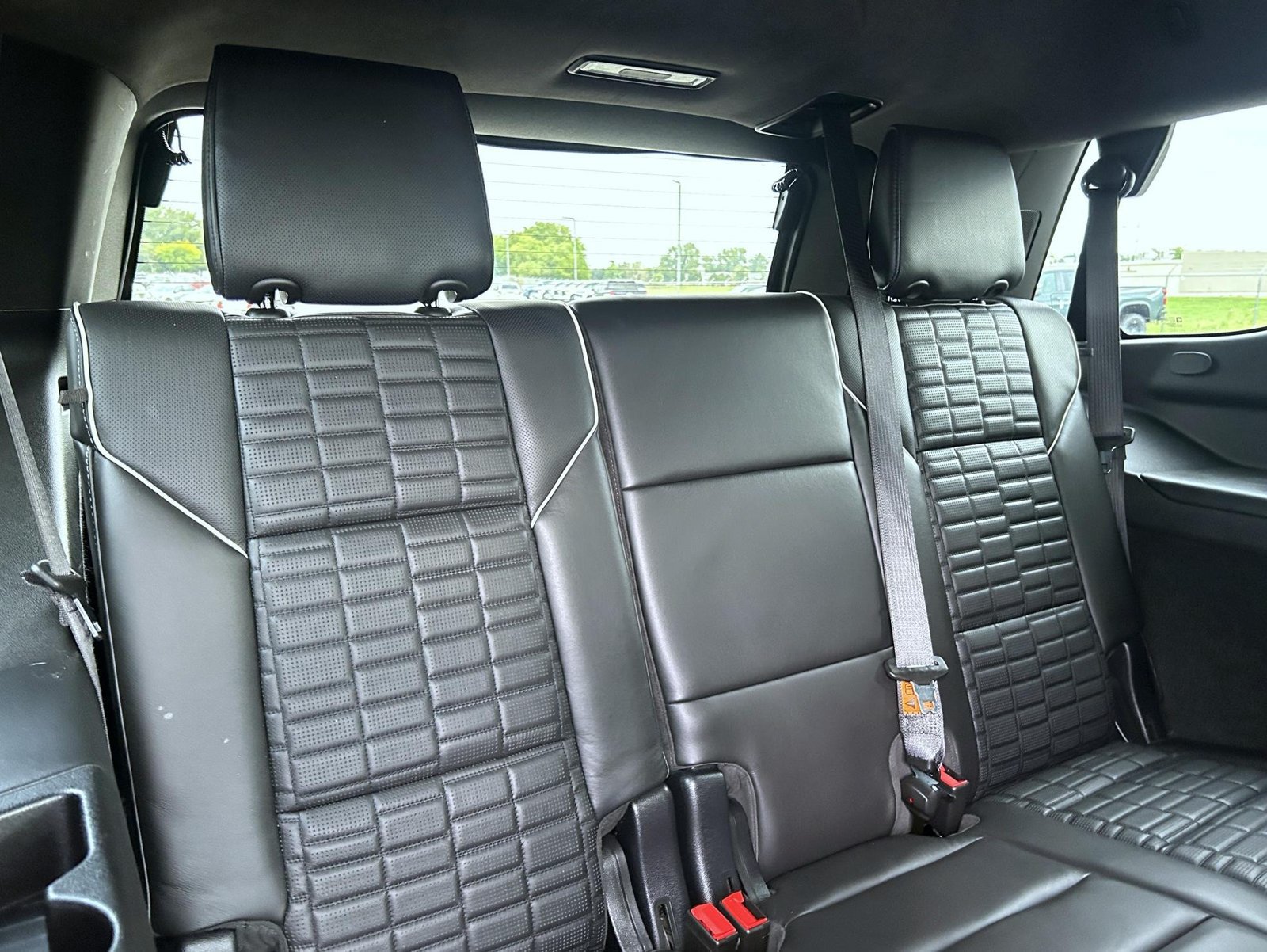 Used 2021 Cadillac Escalade Premium Luxury Platinum w/ Heavy-Duty Trailer Package AWD/4WD image 21
