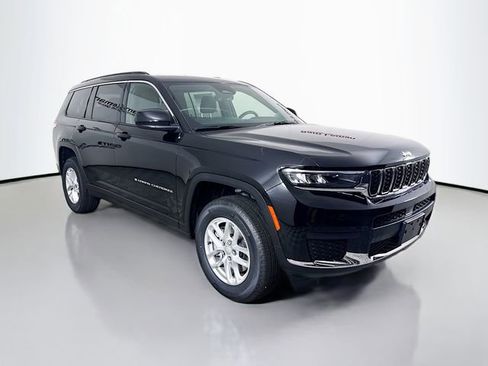 New 2025 Jeep Grand Cherokee L Laredo image 1