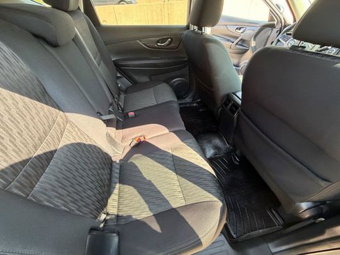 Used 2018 Nissan Rogue SV AWD/4WD image 10