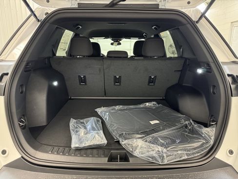 New 2026 Chevrolet Equinox LT image 23