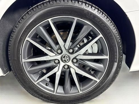 Used 2022 Toyota Camry XLE image 14