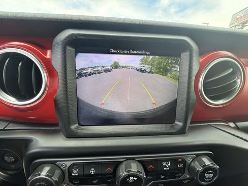 Used 2019 Jeep Wrangler Unlimited Rubicon AWD/4WD image 22