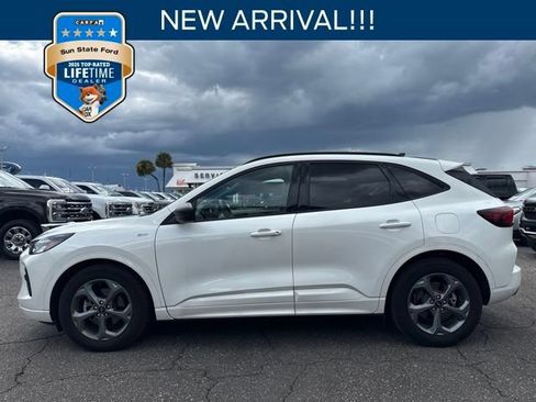 Used 2023 Ford Escape ST-Line w/ Tech Pack #1 FWD image 1