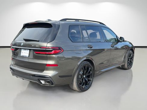 New 2027 BMW X7 xDrive40i w/ M Sport Package AWD/4WD image 3