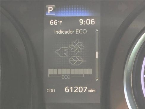 Used 2020 Toyota Camry SE image 4