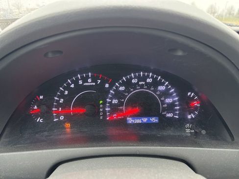 Used 2011 Toyota Camry LE image 25