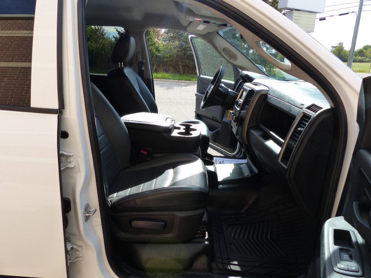 Used 2021 RAM 1500 Tradesman w/ Chrome Appearance Group AWD/4WD image 46