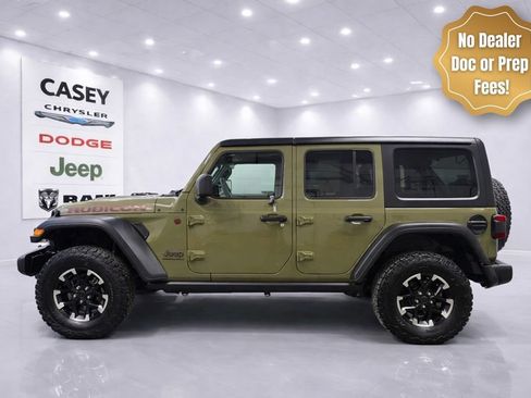 Used 2025 Jeep Wrangler Unlimited Rubicon AWD/4WD image 3