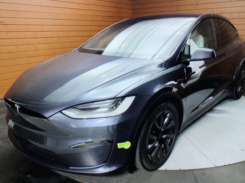 Used 2023 Tesla Model X image 12