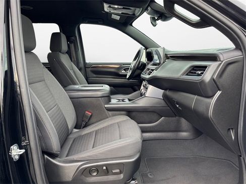 Used 2023 GMC Yukon XL SLE image 15