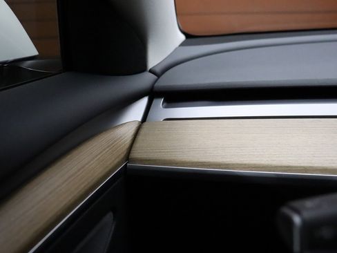 Used 2023 Tesla Model 3 Standard Range image 39