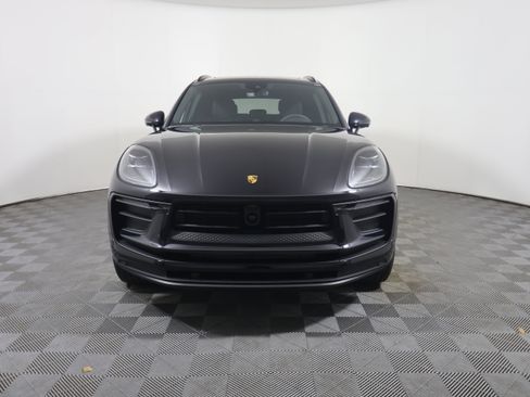 Used 2025 Porsche Macan image 10