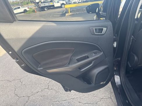 Used 2018 Ford EcoSport SE image 37
