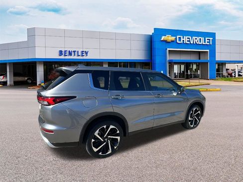 Used 2023 Mitsubishi Outlander SE image 5