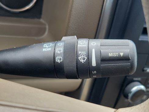 Used 2011 Jeep Liberty Sport image 25