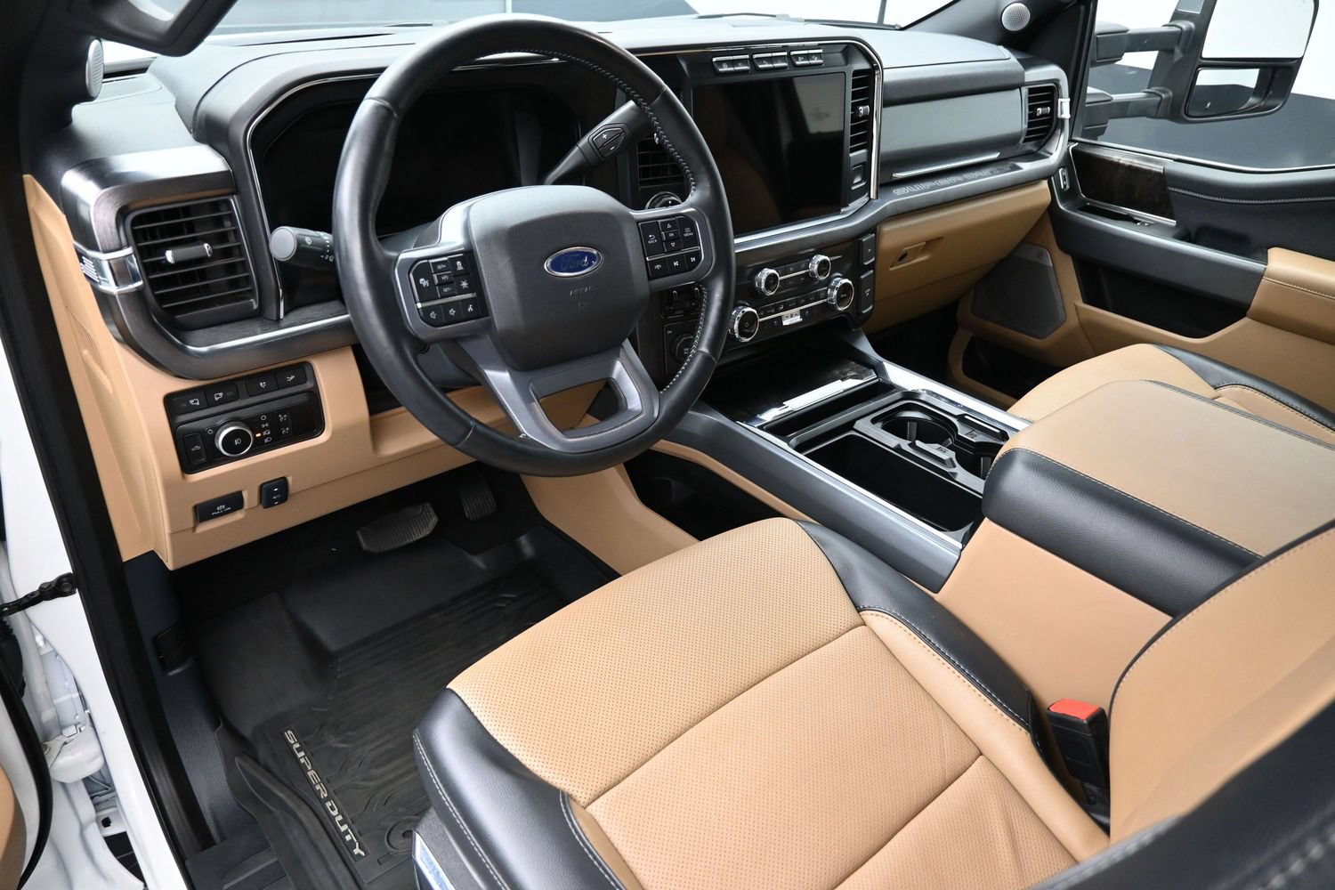 Used 2024 Ford F350 Lariat w/ Lariat Ultimate Package AWD/4WD image 22