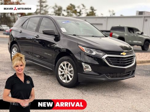 Used 2021 Chevrolet Equinox LS image 1